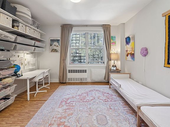 5th image of 320 E 35th St APT 4F