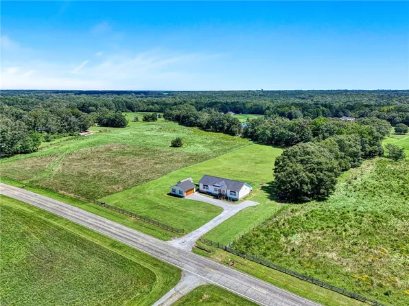 222 Barkers Creek Rd, Honea Path, SC 29654