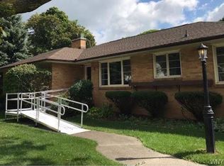 12 Davison Rd, Lockport, NY 14094