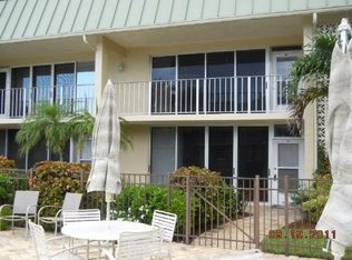 299 Harbour Dr, Naples, FL 34103