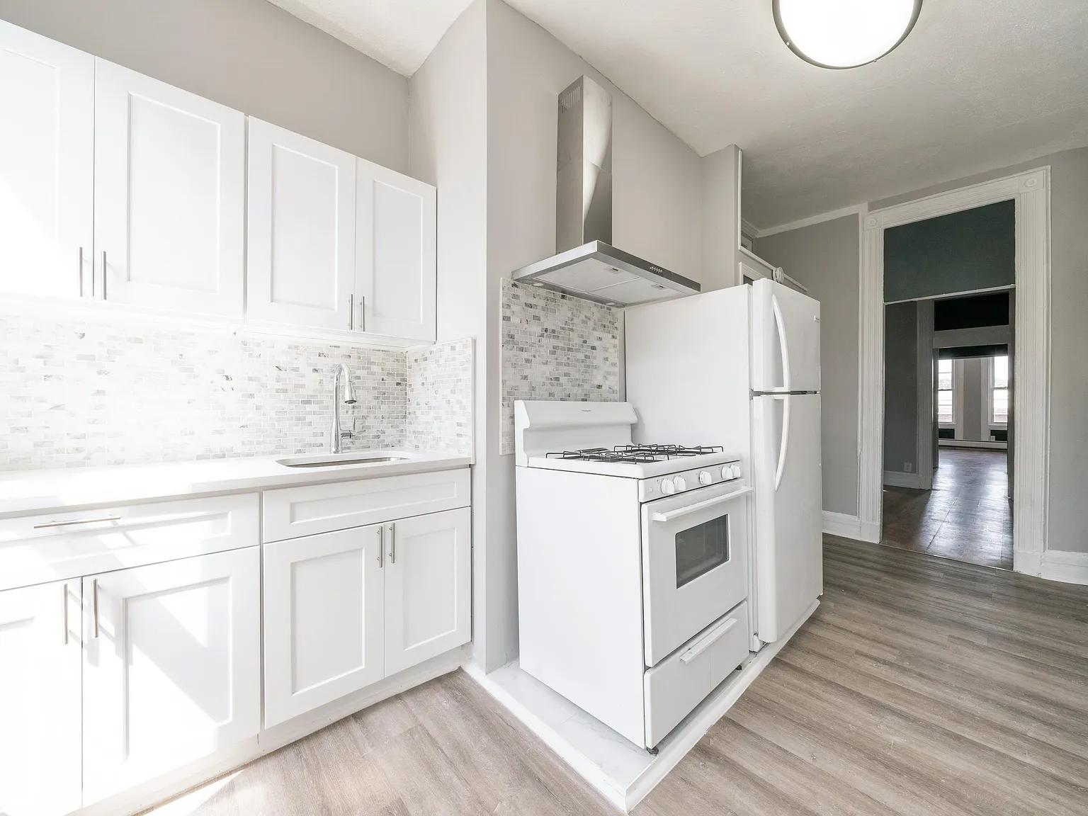 1 bed, 1.0 bath, $1,900 — Photo 3