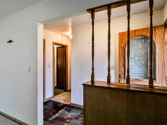 3rd image of 2035 Edgebrook Dr