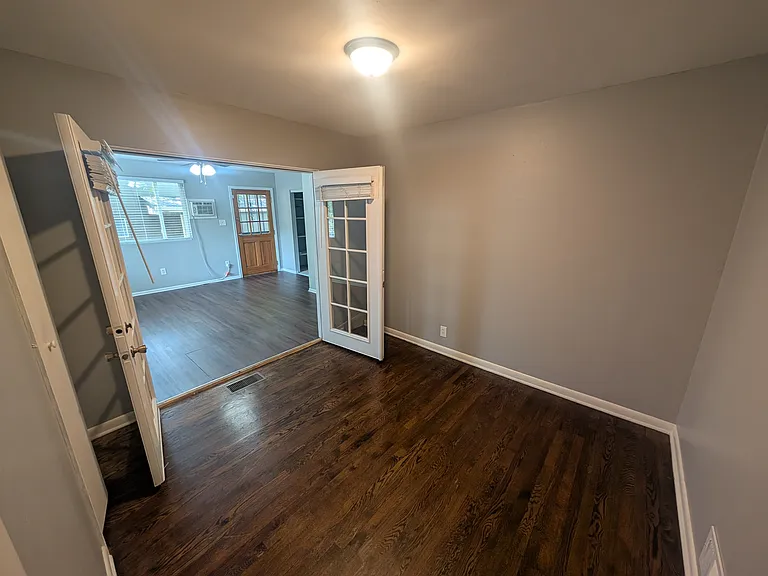 1717 Newark St — Photo 14