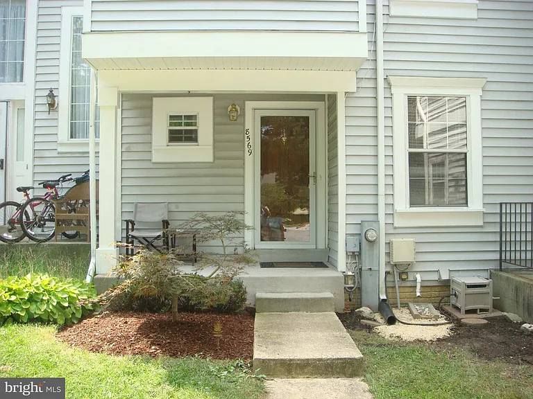 8569 Harvest View Ct — Photo 30
