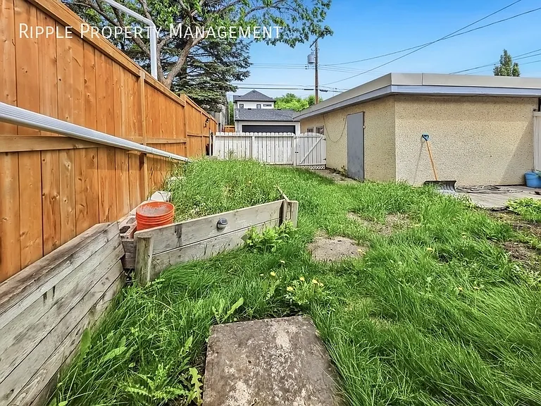 614 56th Ave SW #UPPER — Photo 22
