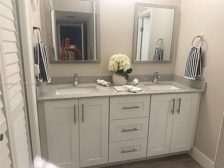 436 Lakeview Dr #203 — Photo 14