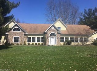 6561 Olde Eight Rd, Boston Heights, OH 44264