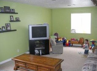 182 W Apple Ave, Saratoga Springs, UT 84045