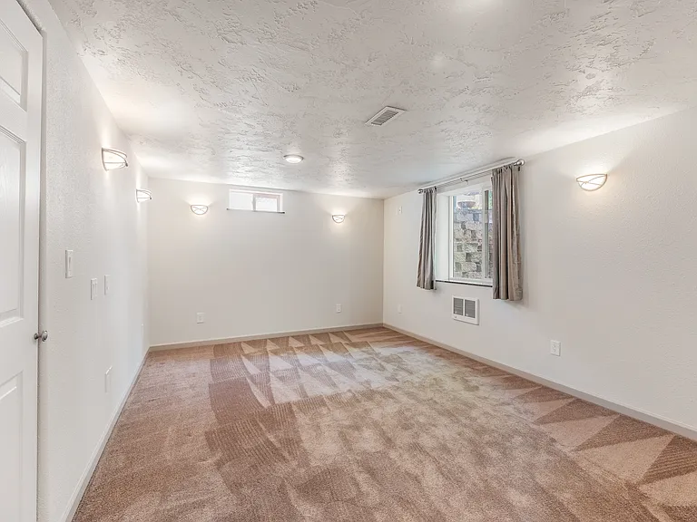 524 N 17th St — Photo 15