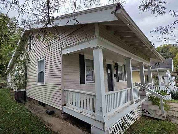 3rd image of 3913 Terrace Ave