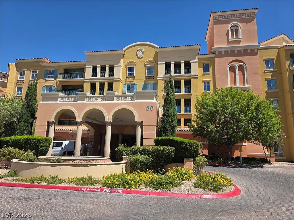 1 bed, 1.0 bath, 572 sqft, $1,650 — Photo 1