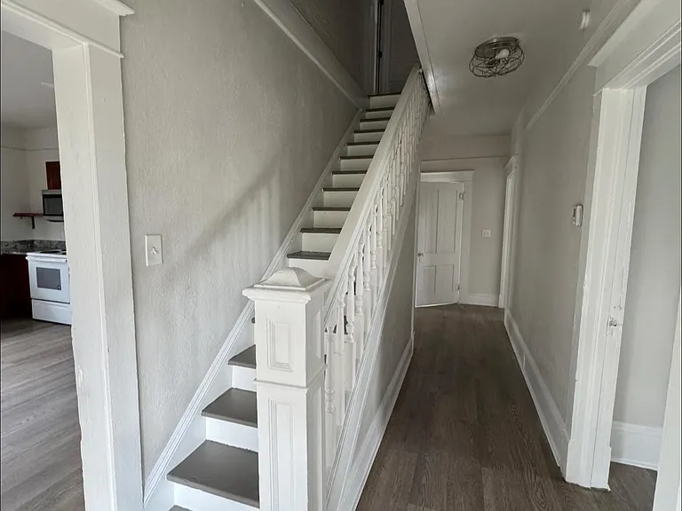 220 N Beaumont Ave #2 — Photo 3