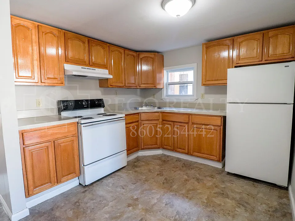 295 Franklin Ave #3