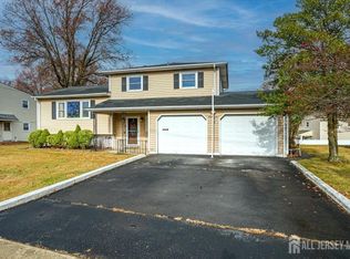 67 Highland Ter, Fords, NJ 08863