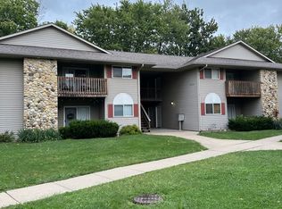 2002 3rd Ave APT D, Sterling, IL 61081