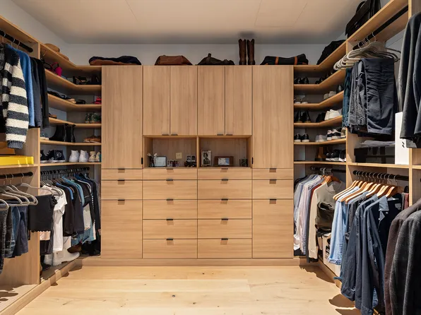 532 West 20th Street image 12 of 25