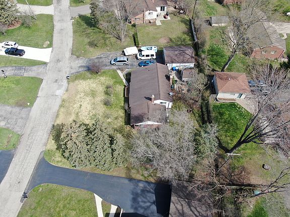4th image of 3920 Dill Dr