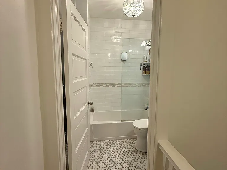 2805 Clinton Ave — Photo 16