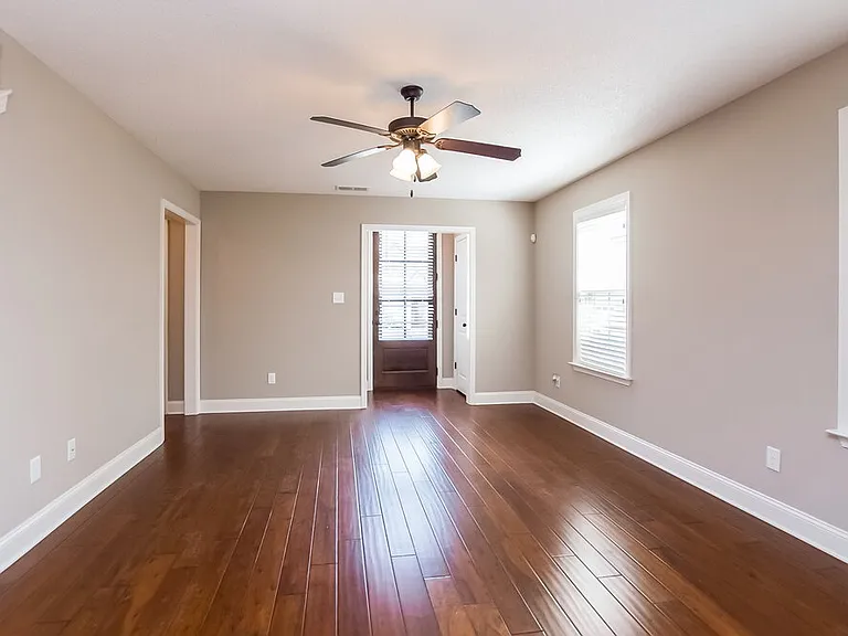 1367 Arbor Lake Dr — Photo 2