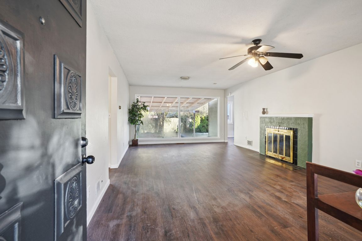 next background image