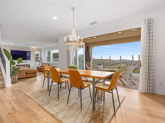 2nd image of 3075 Rue De Latour