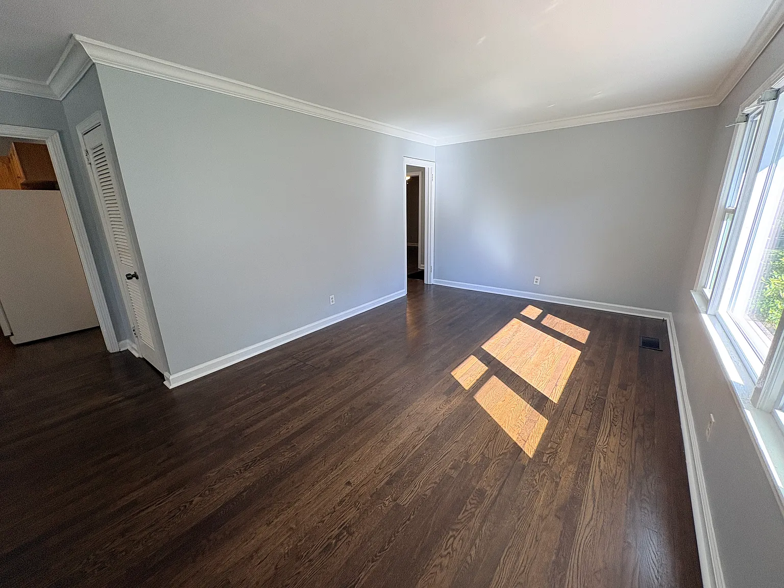 3 bed, 1065 sqft, $2,050 — Photo 4
