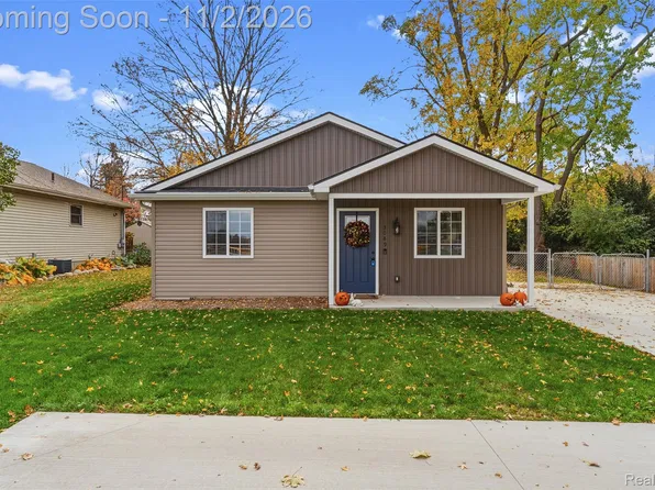 3089 Pontiac Lake Rd, Waterford, MI 48328