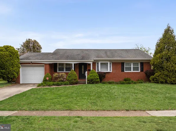 820 Jamestown Rd, Turnersville, NJ 08012