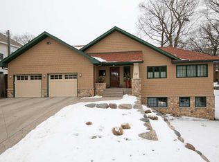 710 Carver Beach Rd, Chanhassen, MN 55317