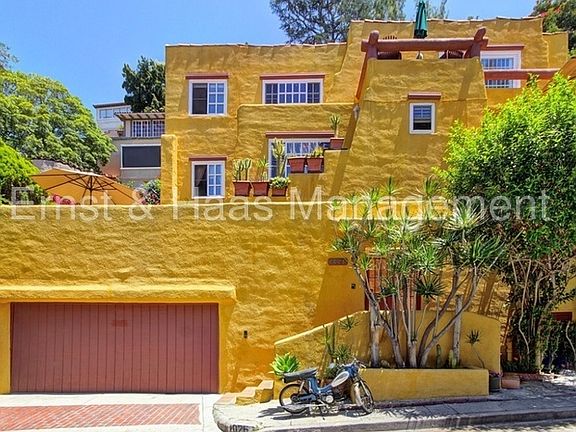 2nd image of 1909 1/4 N Las Palmas Ave