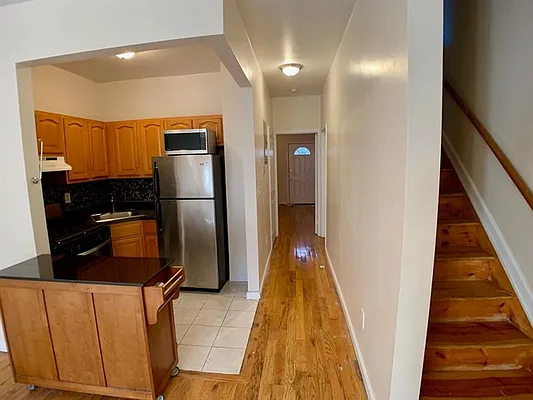 Rented by Citi Habitats | media 8