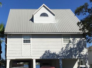 216 W 8th Ave, Gulf Shores, AL 36542