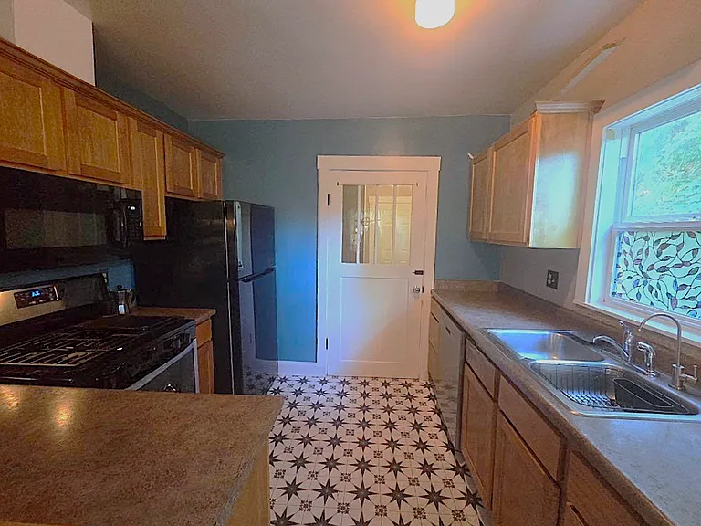 531 Clay St — Photo 7