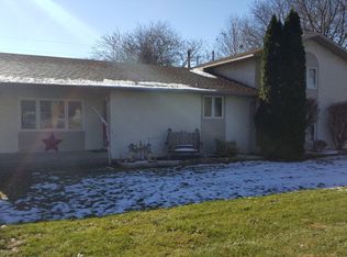 2427 Park Dr, Grand Island, NE 68801