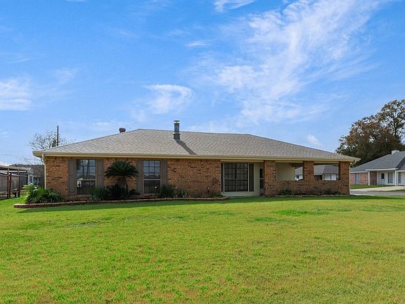 2nd image of 400 Cheyenne Cir