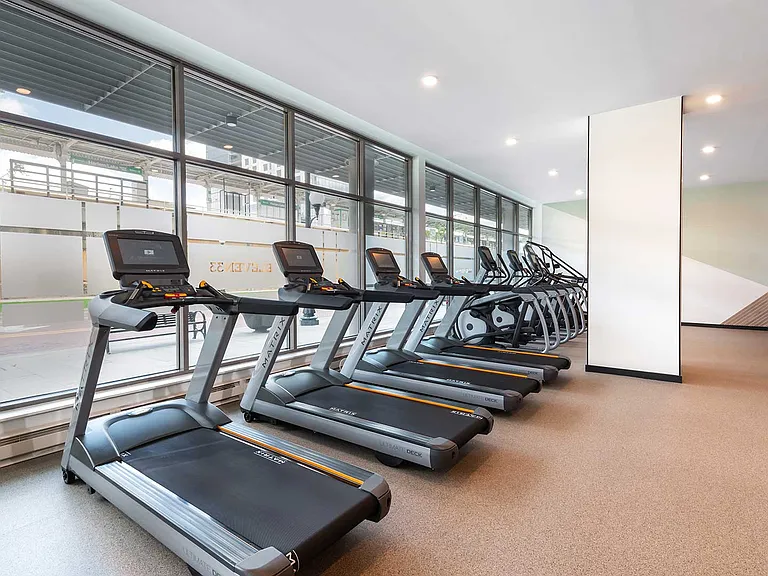 Run, ride, or rechargeyour fitness routine fits right in at Eleven33 with cardio equipment overlooking the Oak Park Green Line.