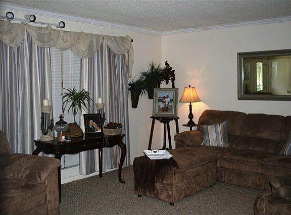 3rd image of 108 Mesa Dr