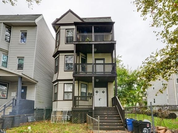 4th image of 217 N 15th St #3