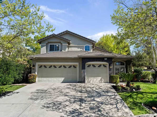 300 Newgate Ct, Danville, CA 94506