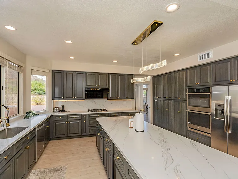 24123 Benfield Pl — Photo 3
