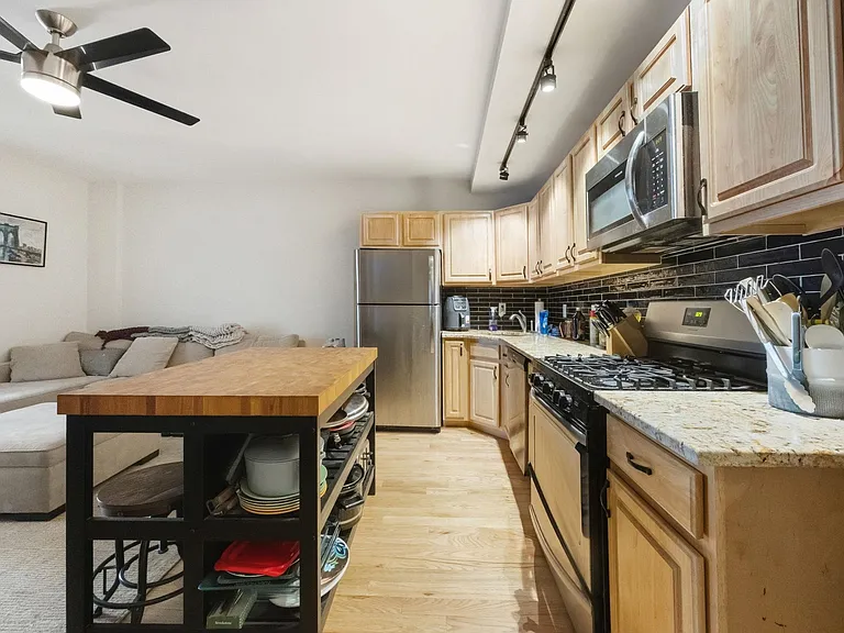 1017 Park Ave #G — Photo 4