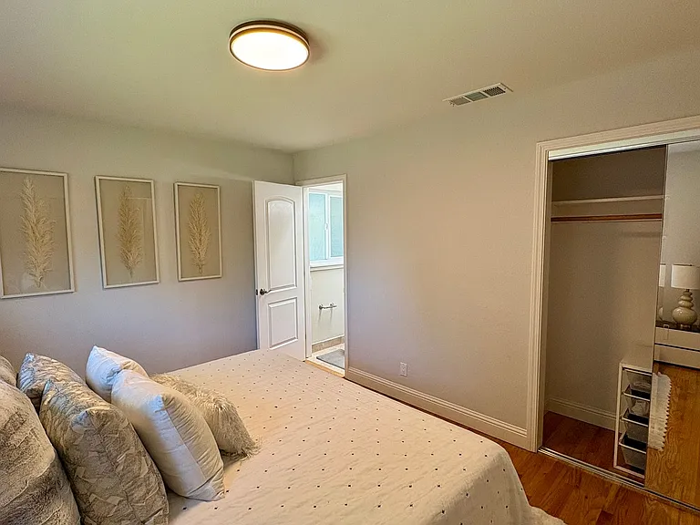 1190 Arlington Ln — Photo 10