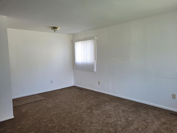 4th image of 22001 Eastwood Ave