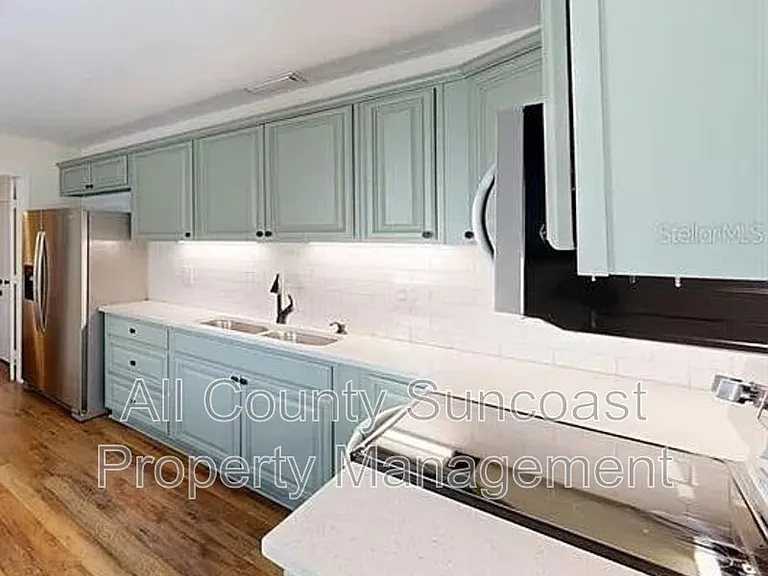 2235 20th St S — Photo 2