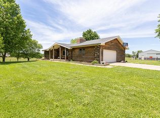 8461 E Wommack Ln, Strafford, MO 65757
