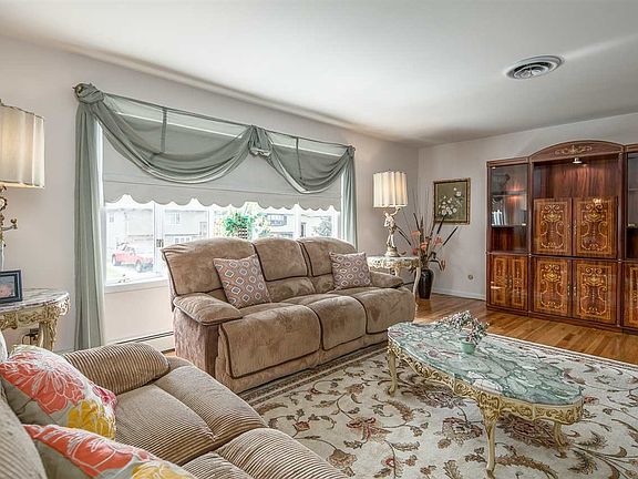 4th image of 1037 Koelle Blvd