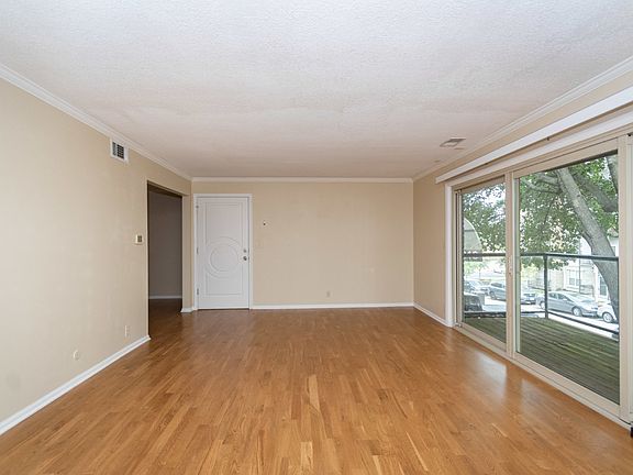 5th image of 4618 Holly St APT 3