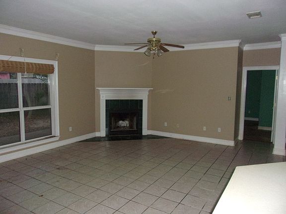3rd image of 1820 Hide A Way Ln