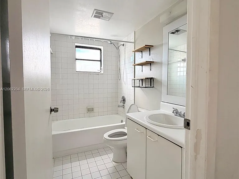10431 N Kendall Dr #D314 — Photo 18
