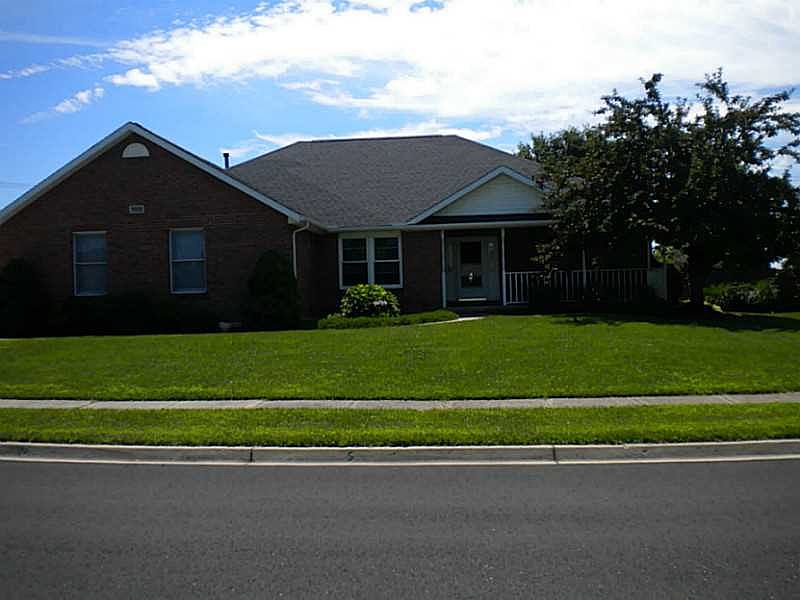 1st image of 700 Pinehurst Dr